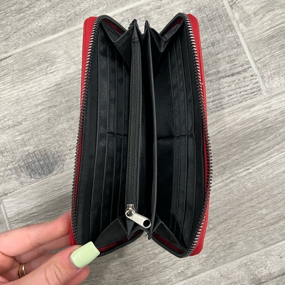 Reaction Kenneth Cole Wallet - Picture 2 of 3